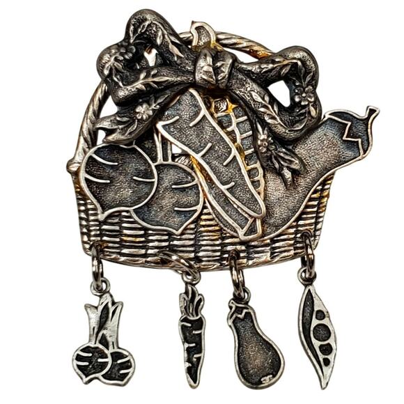 Gardeners Basket Veggies Vegetables Dangles Gift Vtg Cottagecore Grandmacore 2" - Picture 1 of 3